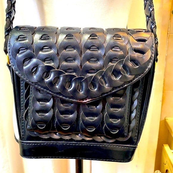 Women’s Black Weave Pattern Multi Pockets Crossbody Purse - Picture 2 of 10